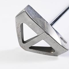 Yes! C-Groove Emma Putter / 33 Inch - Image 1