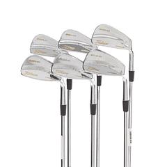 Titleist 695MB Steel Mens Right Hand Irons 5-PW Stiff - Dynamic Gold - Image 1