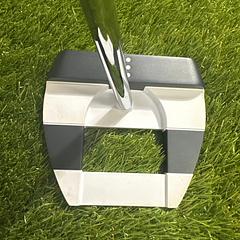 Odyssey Ai One Broomstick Square 2 Square Jailbird 47" Putter - Image 3