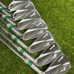 Srixon Z965 4-PW Irons - Image 1