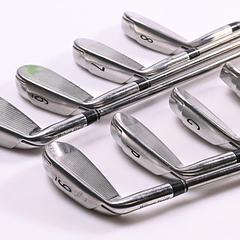 Wilson D200 Irons / 5-PW+GW+SW / Regular Flex UST Elements Chrome 59 Shafts - Image 4