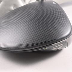 Taylormade Qi35 Driver / 10.5 Degree / X-Flex Kai'Li Red 60 Shaft - Image 3