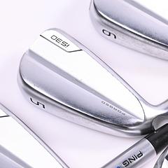 Left Hand Ping i530 Irons / 4-PW+GW / Blue Dot / Stiff Flex KBS Tour 120 Shafts - Image 1