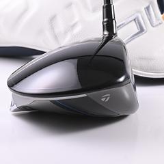 Taylormade Qi10 LS Driver / 10.5 Degree / Stiff Flex Tensei AV Raw Blue 60 Shaft - Image 3