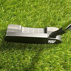 Wilson Infinite Michigan Ave 35" Putter - Image 2