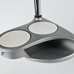 Odyssey White Hot OG 2021 2-Ball Putter / 34 Inch - Image 5