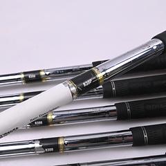 Mizuno JPX 800 Irons / 4-PW / Regular Flex Dynalite Gold XP R300 Shafts - Image 5