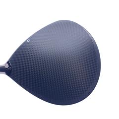 Used TaylorMade Qi35 Max Lite Driver / 10.5 Degrees / Regular Flex - Image 4