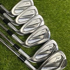 Mizuno JPX 925 Hot Metal 5-PW Irons - Image 1
