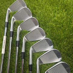 TaylorMade P770 4-PW Irons - Image 1