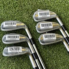 TaylorMade P790 '23 Iron Set / 6-PW-AW / Regular Flex - Image 1
