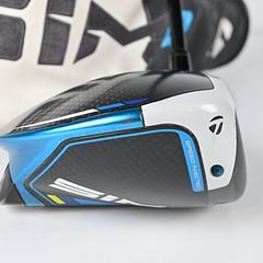 Taylormade SIM2 Driver / 10.5 Degree / Stiff Flex Hzrdus Smoke Black RDX 70 - Image 3