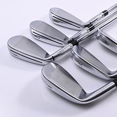 Taylormade Qi Irons / 6-PW+AW / Regular Flex AMT Red R300 Shafts - Image 4