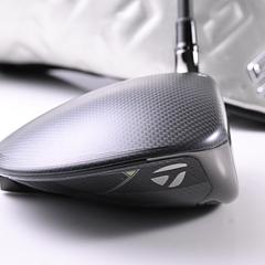 Taylormade Qi35 Driver / 10.5 Degree / Regular Flex Fujikura Ventus Blue 5 Shaft - Image 3