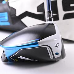 Taylormade SIM2 Max Driver / 10.5 Degree / Stiff Flex Fujikura Ventus Blue 5 - Image 3