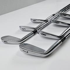 Titleist 714 MB Irons / 4-PW / Stiff Flex Dynamic Gold S300 Shafts - Image 4