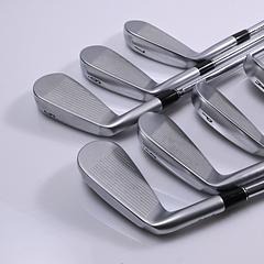 Srixon ZX4 MK II Irons 2023 / 5-PW+AW / Regular Flex KBS Tour Lite Shafts - Image 4