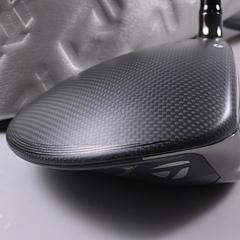 Taylormade Qi35 Driver / 10.5 Degree / Stiff Flex Fujikura Air Speeder 50 Shaft - Image 3