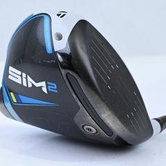 Taylormade SIM2 Driver / 10.5 Degree / Regular Flex Fujikura Atmos Orange 5 - Image 1