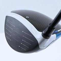 Taylormade SIM2 Driver / 10.5 Degree / Regular Flex Fujikura Atmos Orange 5 - Image 4