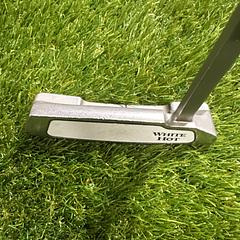 Odyssey White Hot 6 Long Neck 35" Putter - Image 2