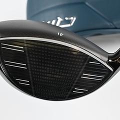 Taylormade Qi4D LS Driver / 10.5 Degree / Regular Flex Reax Blue 60 Shaft - Image 4