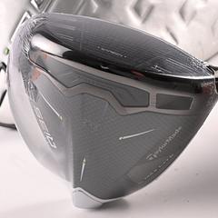 Taylormade Qi35 Max Lite Driver / 10.5 Degree / Regular Flex Vanquish 4 Shaft - Image 2