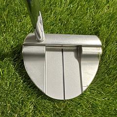 Odyssey Toulon Memphis 34" Putter - Image 3