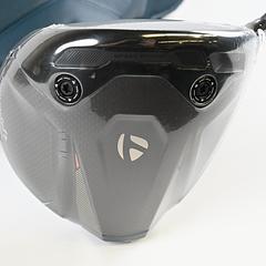Taylormade Qi4D Driver / 10.5 Degree / Regular Flex REAX 80 Shaft - Image 2