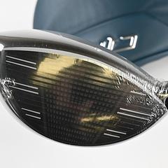 Taylormade Qi4D Driver / 10.5 Degree / Regular Flex REAX 80 Shaft - Image 4