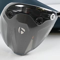 Taylormade Qi4D Driver / 10.5 Degree / Regular Flex REAX Blue 50 Shaft - Image 2
