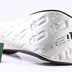 Taylormade Qi35 Driver / 10.5 Degree / Regular Flex Fujikura Ventus Blue 5 Shaft - Image 9