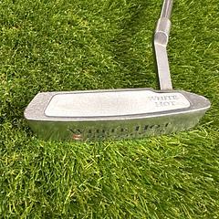Odyssey White Hot 6 35.5" Putter - Image 1