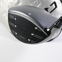 Taylormade Qi35 Max Driver / 10.5 Degree / Regular Flex Helium Nanocore 5 Shaft - Image 4