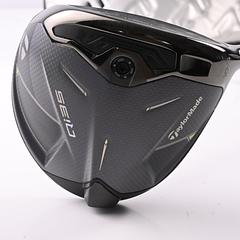 Taylormade Qi35 Driver / 10.5 Degree / Stiff Flex Fujikura Ventus Blue 5 Shaft - Image 2