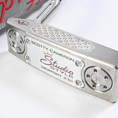 Left Hand Scotty Cameron 2025 Studio Style Newport 2.5+ Putter / 34 Inch - Image 1