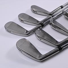 Wilson Staff Pi7 Irons / 3-PW / Regular Flex Dynamic Gold Shafts / No 9 Iron - Image 4