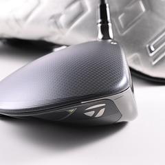 Taylormade Qi35 Driver / 10.5 Degree / Regular Flex Fujikura Ventus Blue 5 Shaft - Image 3