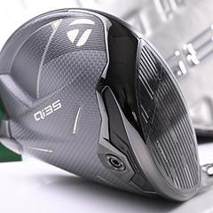 Taylormade Qi35 Driver / 10.5 Degree / Regular Flex Fujikura Ventus Blue 5 Shaft - Image 1