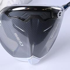 Taylormade Qi35 Max Lite Driver / 10.5 Degree / Regular Flex Vanquish 4 Shaft - Image 2
