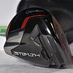 Taylormade Stealth Plus Driver / 10.5 Degree / X-Flex Kai'li White 70 Shaft - Image 1