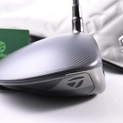 Taylormade Qi35 Max Driver / 10.5 Degree / Regular Flex Vanquish 5 Shaft - Image 3