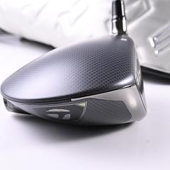 Taylormade Qi35 LS Driver / 9 Degree / Regular Flex Fujikura Air Speeder 50 - Image 3