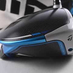 Taylormade SIM2 Driver / 10.5 Degree / Stiff Flex Fujikura Atmos Red 5 Shaft - Image 4