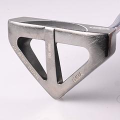 Yes C-Groove Emma Putter / 35 Inch - Image 1