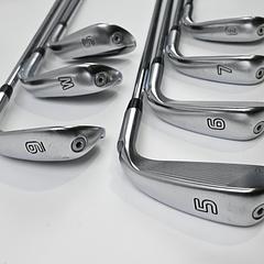 Left Hand Ping G425 Irons / 5-PW+SW / Blue Dot / Regular Flex Ping AWT 2.0 - Image 4