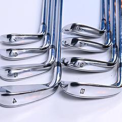 Callaway Rogue ST Pro Irons / 4-PW+GW / Regular Flex Rifle Tour Flighted Shafts - Image 4