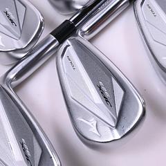 Mizuno JPX 923 Tour Irons / 6-PW / Stiff Flex Dynamic Gold 105 S300 Shafts - Image 1
