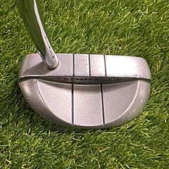 Odyssey White Hot Rossie 35" Putter - Image 3